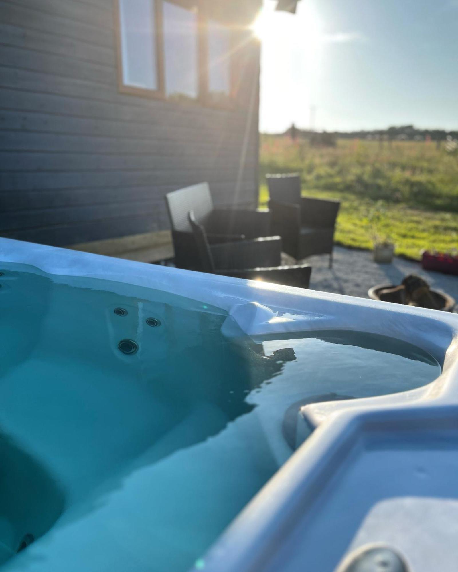 Tamarisk Cabin Bude Exterior photo