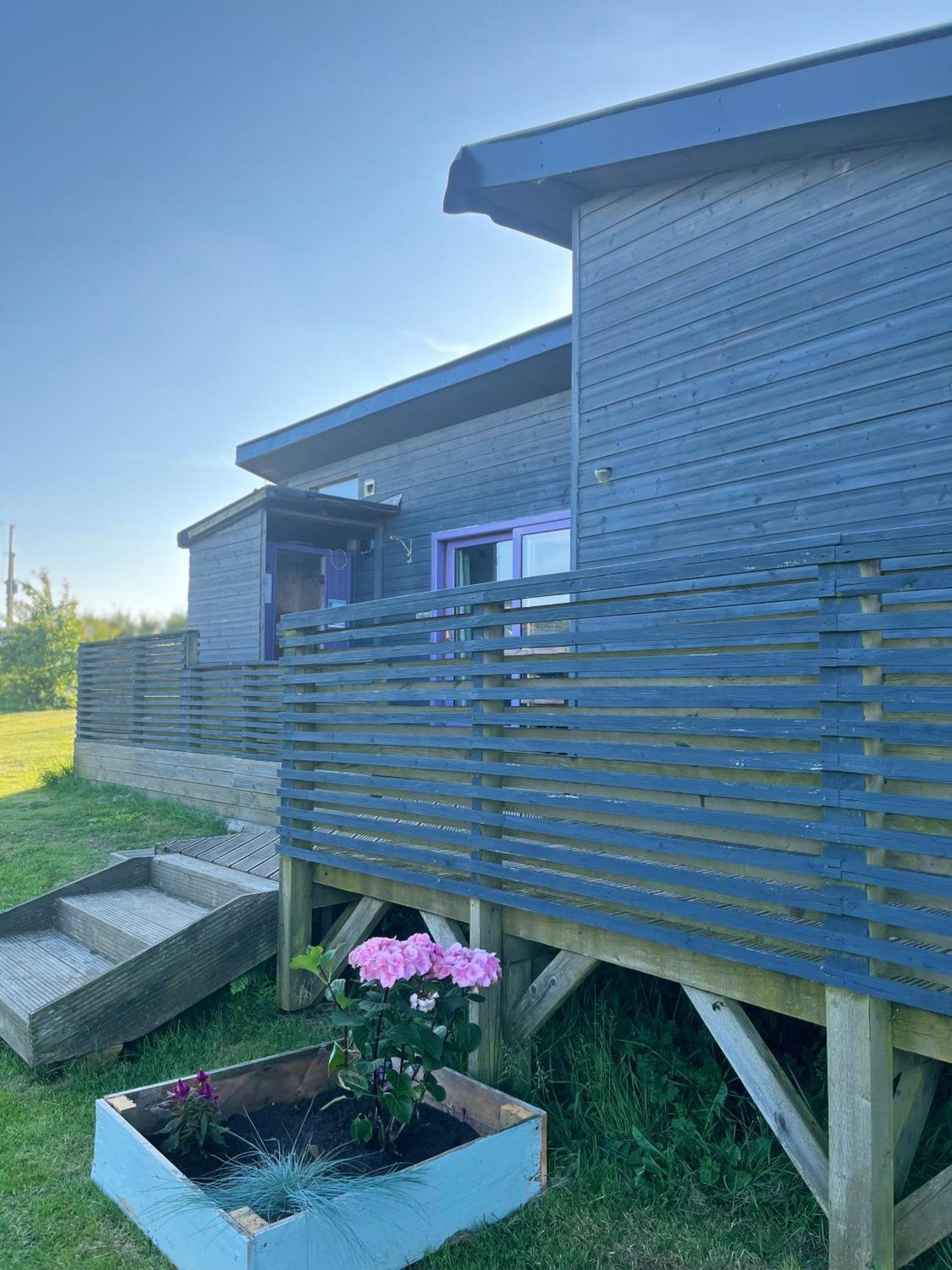 Tamarisk Cabin Bude Exterior photo